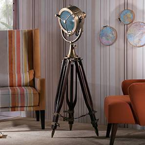 Tripod Lamp Design Missouri Tripod Spotlight (Natural Base Finish, Brass Shade Color, Barrel Shade Shape)