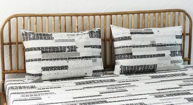 Glitch Bedsheet Set (Black, Fitted Size) by Urban Ladder - Design 1 Full View - 301679