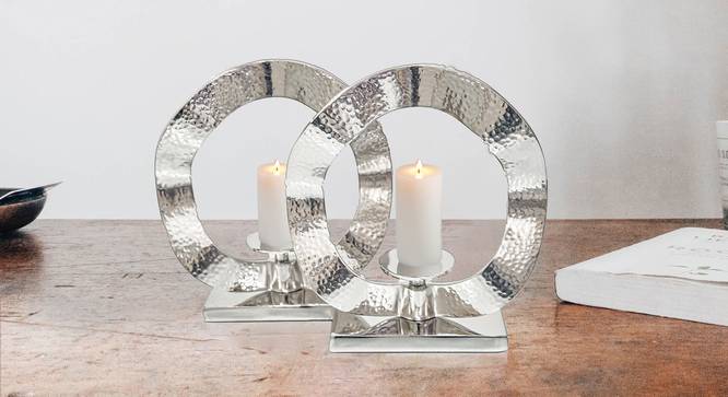 Asya Candle Holder (Silver) by Urban Ladder - Front View Design 1 - 317746