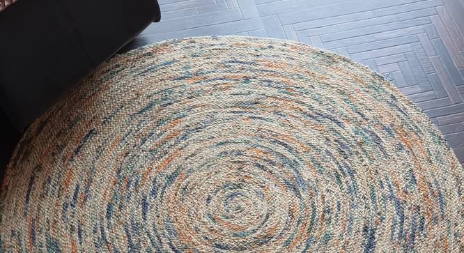 Larmis Dhurrie (120 x 120 cm (48" x 48") Carpet Size) by Urban Ladder - Front View Design 1 - 318380
