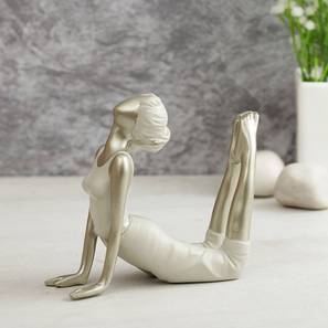 Showpieces Design Cream Resin Showpiece