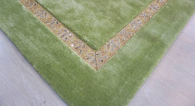 Amiyah Rug (Rectangle Carpet Shape, 140 x 201 cm  (55" x 79") Carpet Size, Grass Green) by Urban Ladder - Design 1 Close View - 334988
