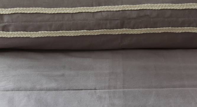Mrittika Bedding Set (Grey, Queen Size) by Urban Ladder - Design 1 Close View - 340567