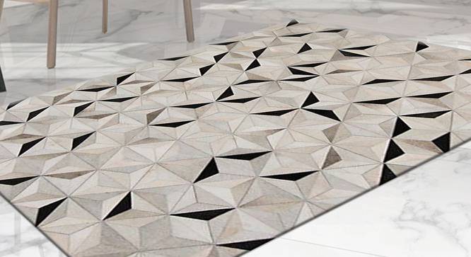 Quiver Carpet (Black, Rectangle Carpet Shape, 91 x 152 cm  (36" x 60") Carpet Size) by Urban Ladder - Design 1 Full View - 350612