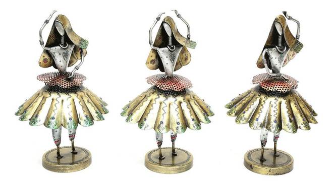 Piper Figurine (Gold) by Urban Ladder - Front View Design 1 - 351822