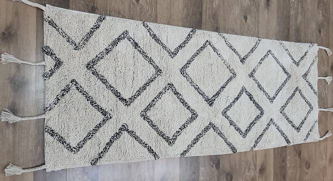Fenti Carpet (Cream, Rectangle Carpet Shape, 60 x 150 cm  (23" x 59") Carpet Size) by Urban Ladder - Front View Design 1 - 384160