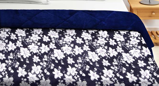 Saul Quilt (Blue, King Size) by Urban Ladder - Front View Design 1 - 407805