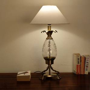 Delbert   white table lamp antique brass lp