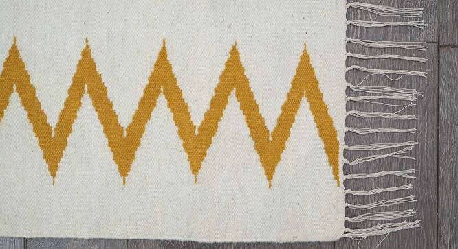 Allie Dhurrie (Off White & Mustard, 90 x 120 cm  (35" x 47") Carpet Size) by Urban Ladder - Design 1 Side View - 436231