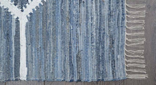 Joe Dhurrie (Blue & White, 120 x 180 cm  (47" x 71") Carpet Size) by Urban Ladder - Design 1 Side View - 436488
