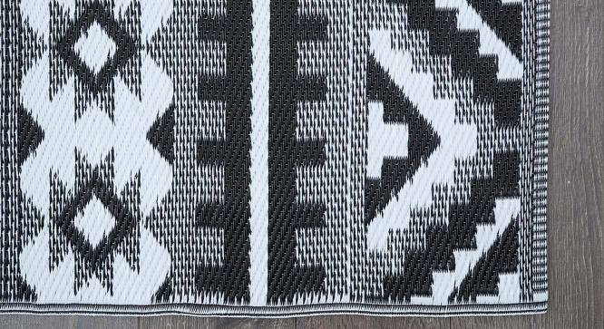 Jung Dhurrie (Black & White, 150 x 240 cm  (59" x 94") Carpet Size) by Urban Ladder - Design 1 Side View - 436517