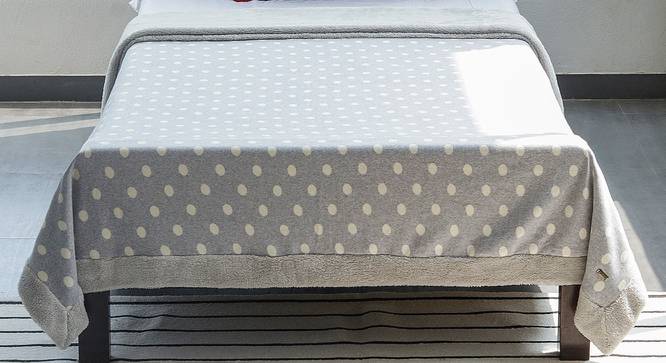 Magnus Comforter (Light Grey, Single Size) by Urban Ladder - Front View Design 1 - 446914