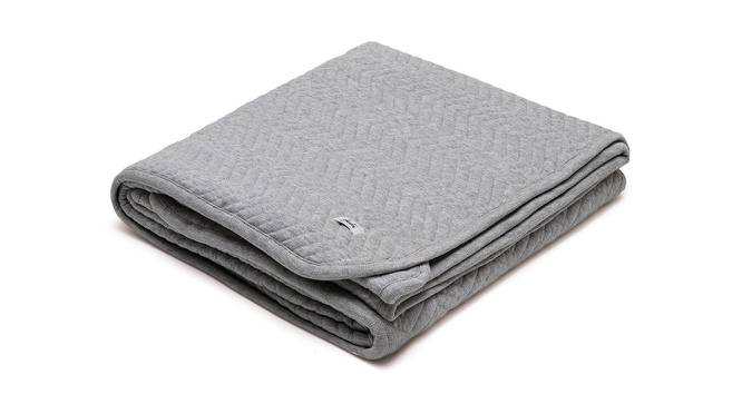 Rogue Quilt (Single Size, Vanilla Grey Mel) by Urban Ladder - Front View Design 1 - 447050