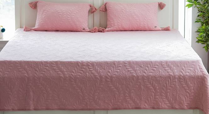 Saffron Bedding Set (Pink, Queen Size) by Urban Ladder - Front View Design 1 - 447346
