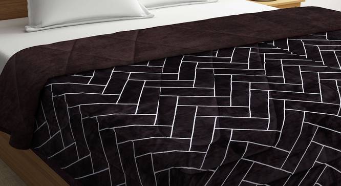 Harlynn Quilt (Brown, King Size) by Urban Ladder - Front View Design 1 - 448933