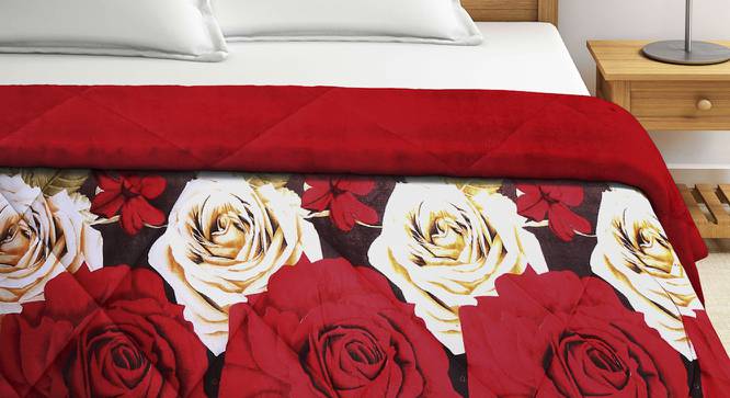 Klayton Quilt (Red, King Size) by Urban Ladder - Cross View Design 1 - 448940