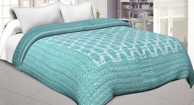 Ishani Green Absract 150 GSM Cotton Double Bed Quilt (Green, Double Size) by Urban Ladder - Front View Design 1 - 479539