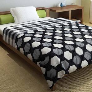 Comforters Design Black & Grey Geometrics 120 GSM Micro Fiber Single Size Comforter