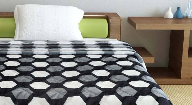 Shiloh Black Geometric Microfiber Single Size Comforter (Black & Grey, Single Size) by Urban Ladder - Front View Design 1 - 539890