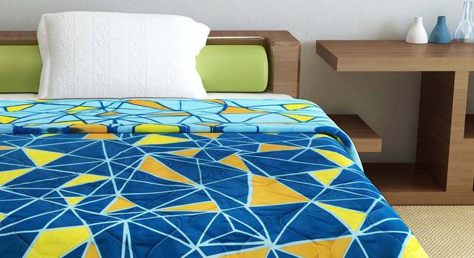 Azalea Blue Geometric Microfiber Single Size Comforter (Single Size, Blue & Orange) by Urban Ladder - Front View Design 1 - 539895