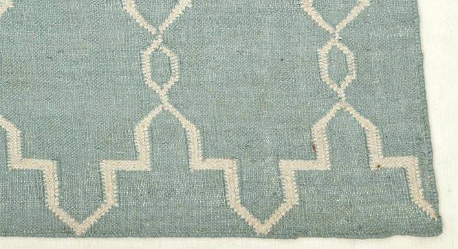 Isman Carpet (Silver Sea Moss - Antique White, 244 x 155 cm  (96" x 61") Carpet Size) by Urban Ladder - - 