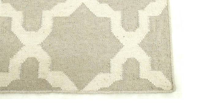 Isman Carpet (Classic Grey, 160 x 235 cm (63" x 92") Carpet Size) by Urban Ladder - - 