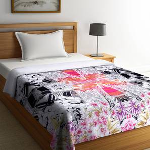 Bedroom Furniture In Alappuzha Design Multicolor Floral 200 GSM Cotton Single Size Quilt