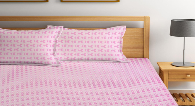 Vittorio   Pink Geometric 300 TC Cotton Blend Fitted Double Bedsheet with 2 Pillow Covers (Green, King Size) by Urban Ladder - Design 1 Full View - 897859
