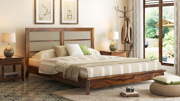 King size bed designs for the best sleep.